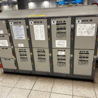 栄駅　南階段　コインロッカー